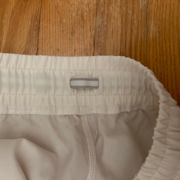 Ivivva White Athletic Shorts - Picture 3 of 4